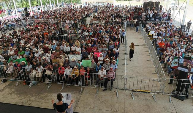 Claudia Sheinbaum supervisa Centro de Salud en Tenango de Doria; reporta 80% de abasto de medicamentos