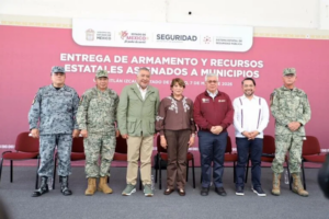 Delfina Gómez entrega apoyos para fortalecer seguridad pública en municipios del Edoméx