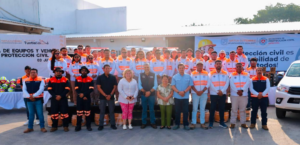 Entrega Ángel Torres equipos, ambulancias y camionetas, a Protección Civil de Tuxtla