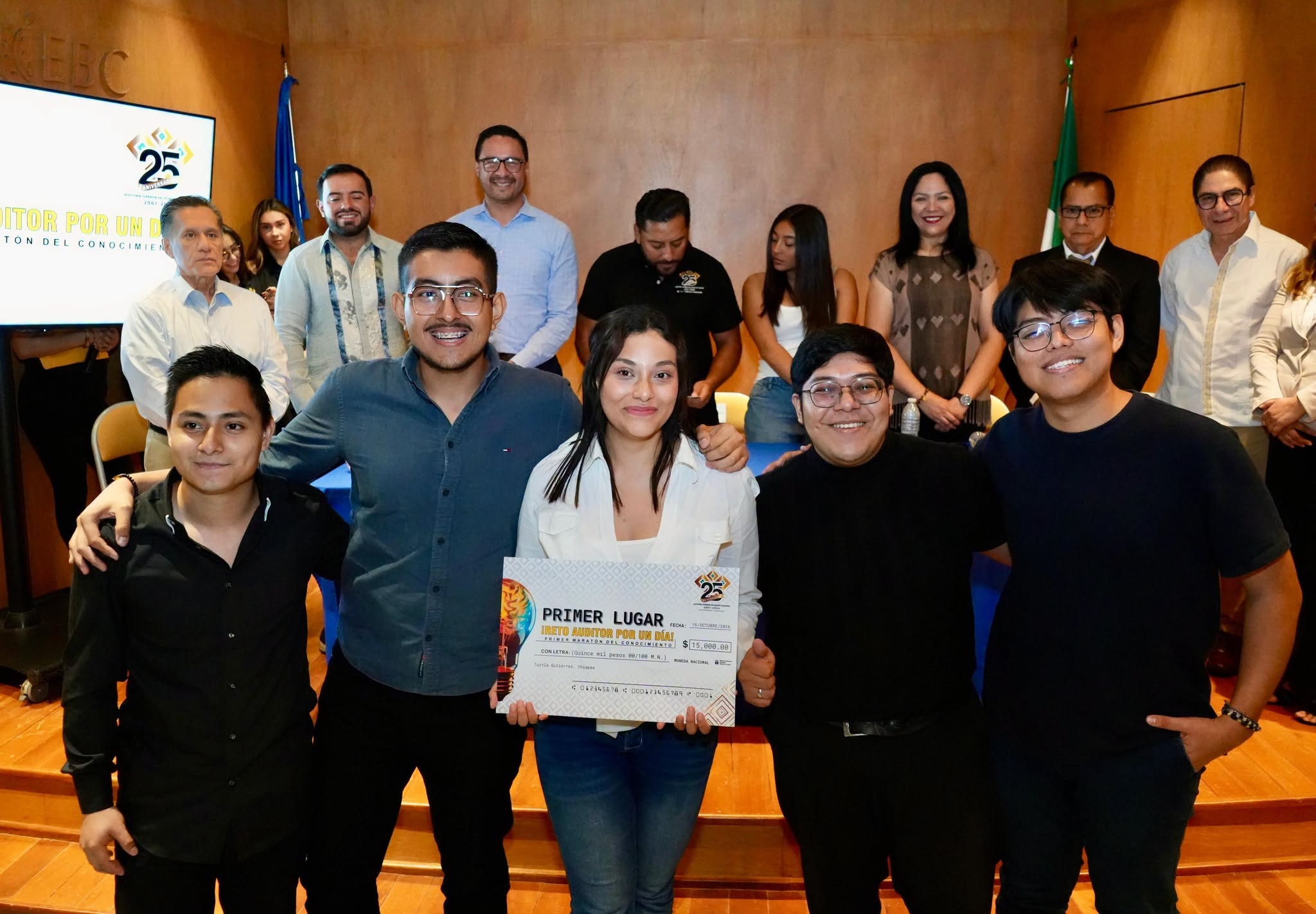 Estudiantes de la UNACH obtienen el primer lugar en el Maratón del Conocimiento de auditoría