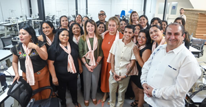 Margarita González Saravia impulsa autonomía económica de 24 mujeres con cooperativa textil en Morelos